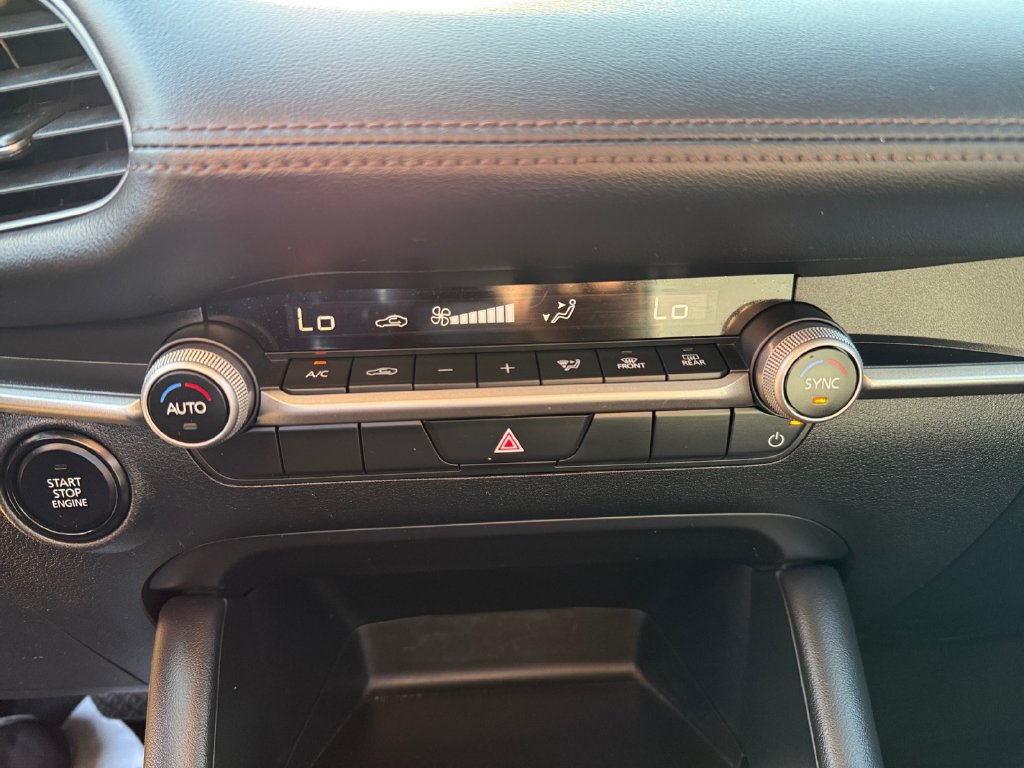 Used 2024 MAZDA MAZDA3 s FWD image 29