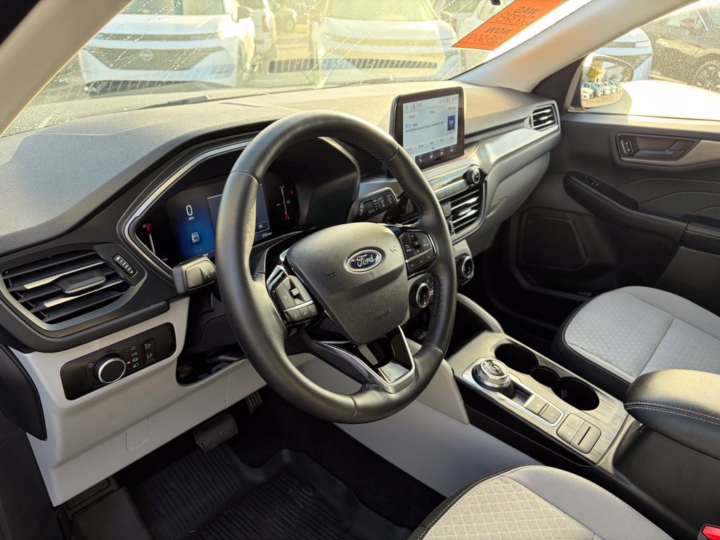Used 2025 Ford Escape Active w/ Cold Weather Package AWD/4WD image 13