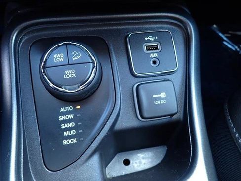 Used 2019 Jeep Compass Trailhawk AWD/4WD image 20