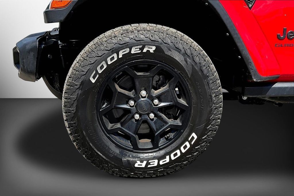 Used 2022 Jeep Gladiator Sport AWD/4WD image 33