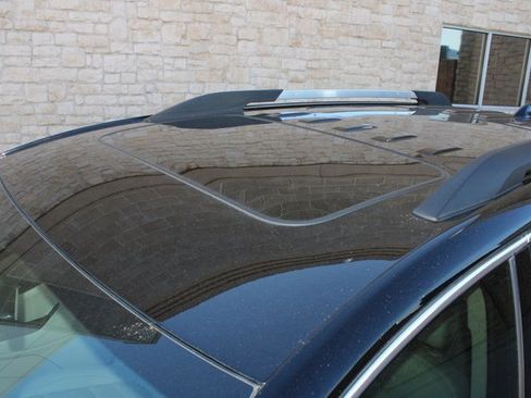 Used 2023 GMC Acadia Denali w/ Black Diamond Edition image 4