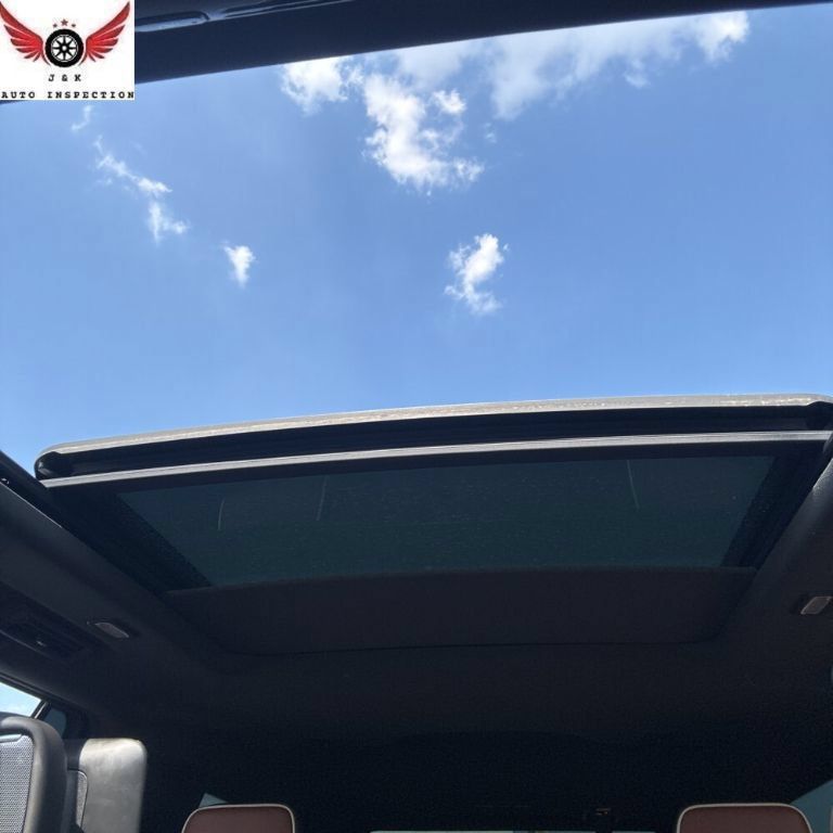 Used 2024 GMC Yukon Denali Ultimate AWD/4WD image 7