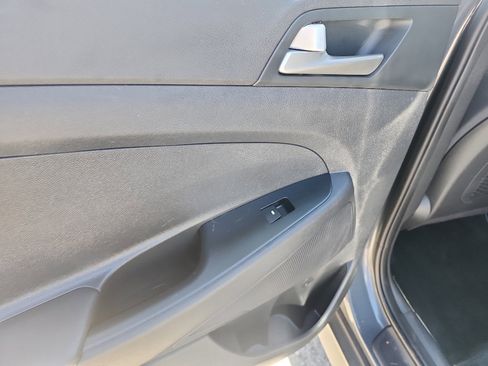 Used 2019 Hyundai Tucson Value FWD image 14