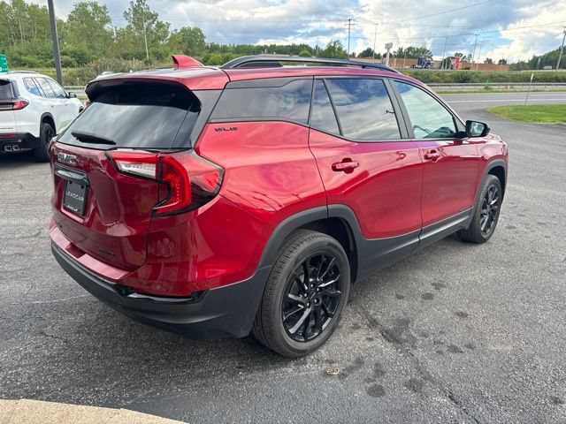 Used 2023 GMC Terrain SLE w/ Driver Convenience Package AWD/4WD image 5