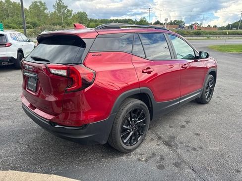 Used 2023 GMC Terrain SLE w/ Driver Convenience Package AWD/4WD image 5