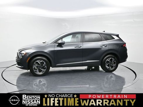 Used 2023 Kia Sportage LX image 1