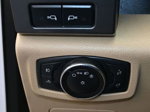 Used 2019 Ford F150 XLT w/ Equipment Group 302A Luxury AWD/4WD image 40