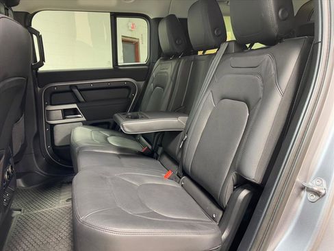 Used 2023 Land Rover Defender 130 SE image 26