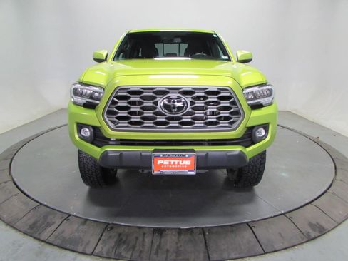 Used 2023 Toyota Tacoma TRD Off-Road w/ Black Out Package (TMS) AWD/4WD image 2