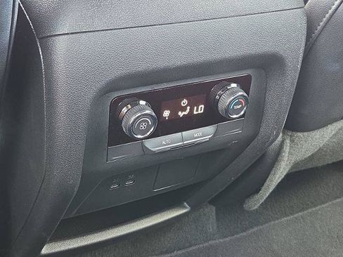 Certified 2026 Chevrolet Traverse LT FWD image 20