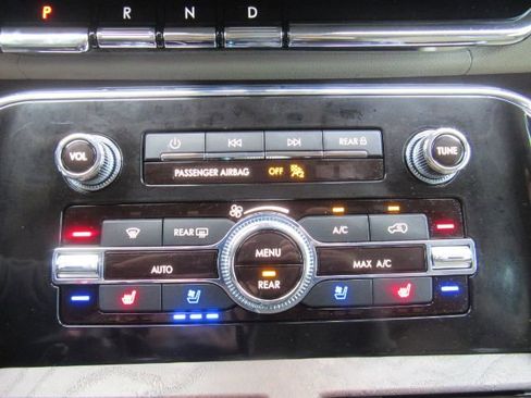 Used 2022 Lincoln Navigator Reserve image 13