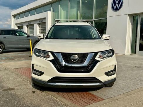Used 2018 Nissan Rogue SL FWD image 2