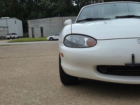 Used 1999 MAZDA MX-5 Miata image 23