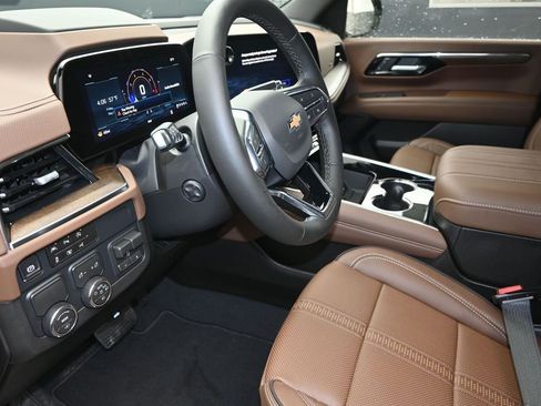 New 2026 Chevrolet Suburban High Country RWD image 12
