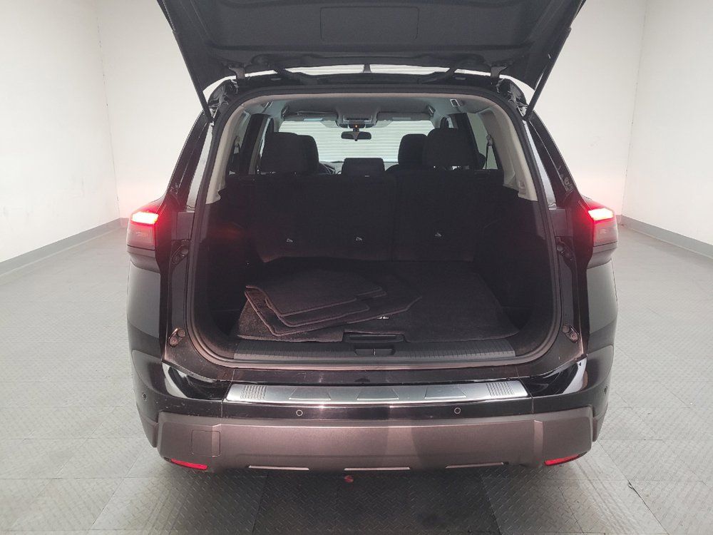 Used 2024 Nissan Rogue S FWD image 29