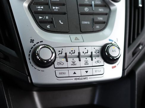 Used 2016 Chevrolet Equinox LS FWD image 16