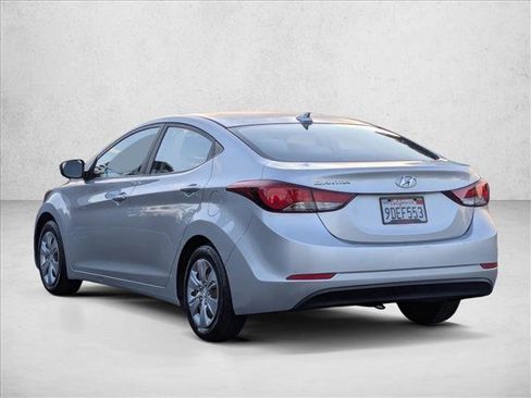 Used 2016 Hyundai Elantra SE image 8