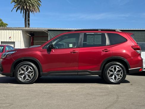 Used 2021 Subaru Forester Premium AWD/4WD image 7
