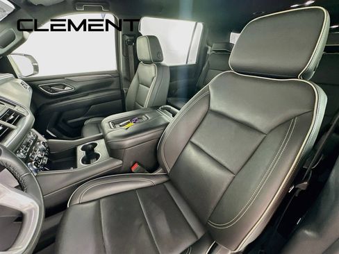 Used 2024 GMC Yukon XL SLT AWD/4WD image 30