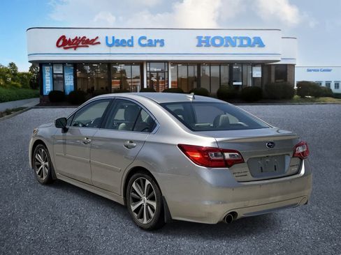 Used 2017 Subaru Legacy 2.5i Limited AWD/4WD image 3