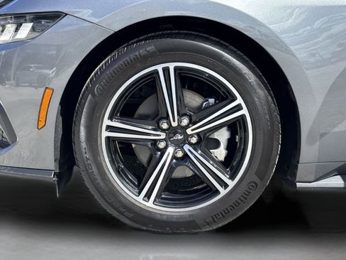 Used 2025 Ford Mustang Premium image 32