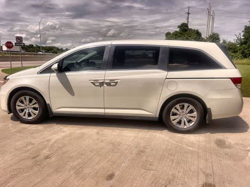 Used 2016 Honda Odyssey SE image 4