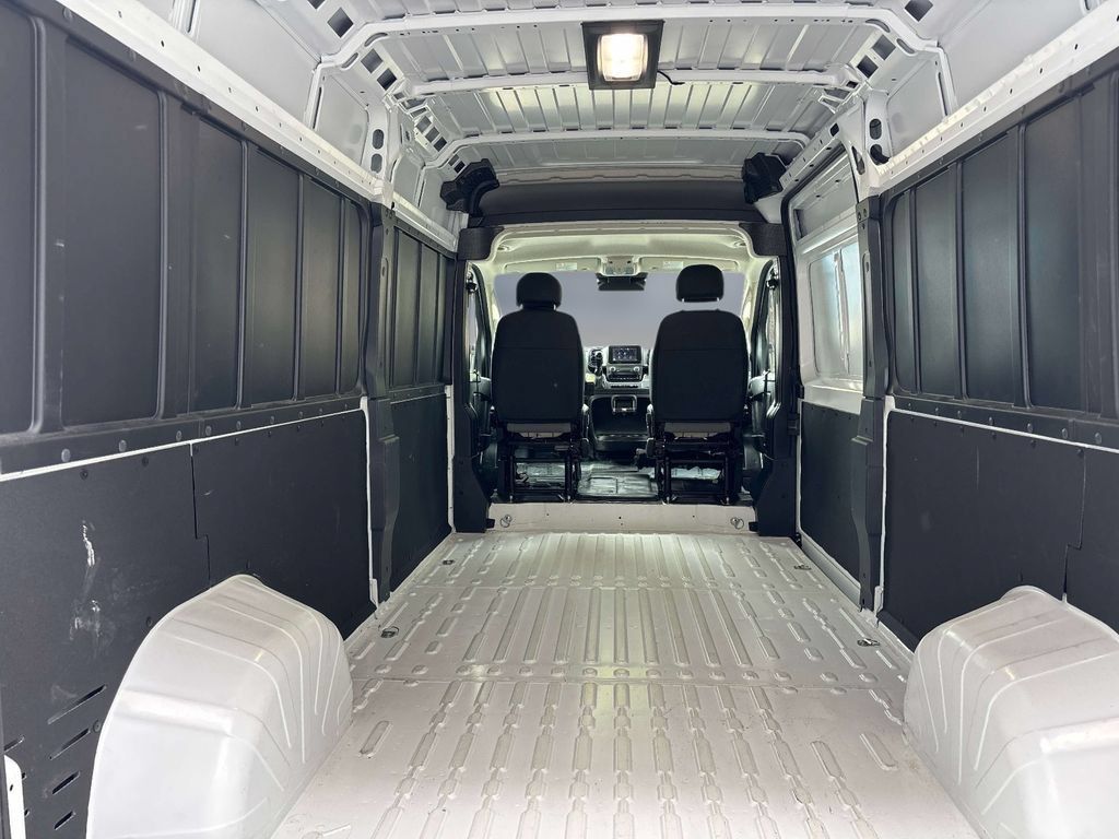 Used 2026 RAM ProMaster 2500 w/ Convenience Group FWD image 14