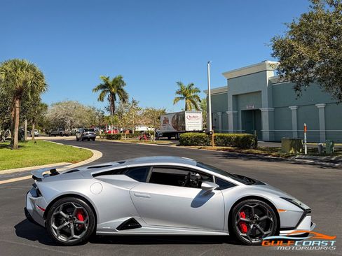 Used 2023 Lamborghini Huracan Tecnica image 70