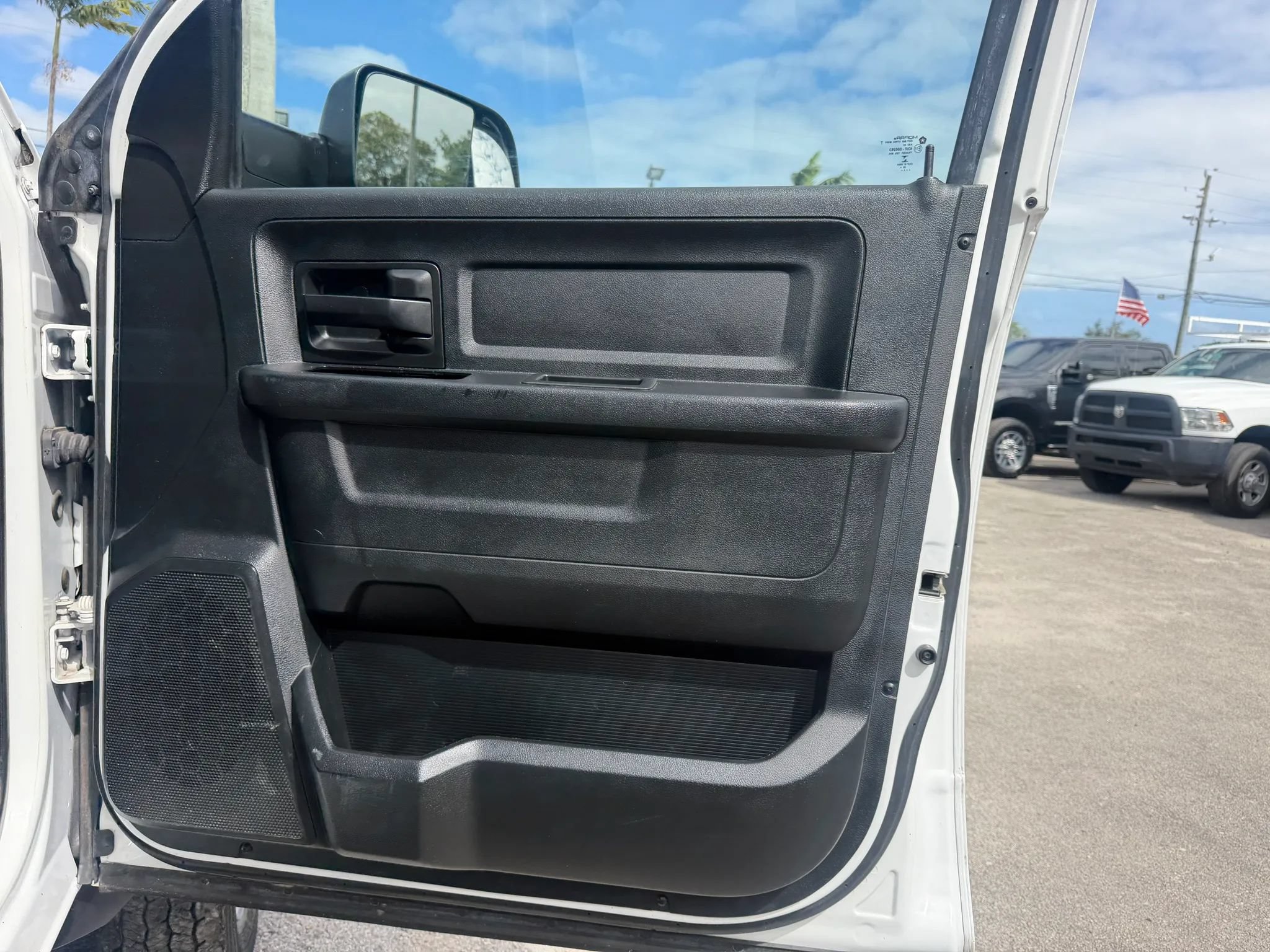 Used 2021 RAM 5500 Tradesman w/ Chrome Appearance Group AWD/4WD image 16