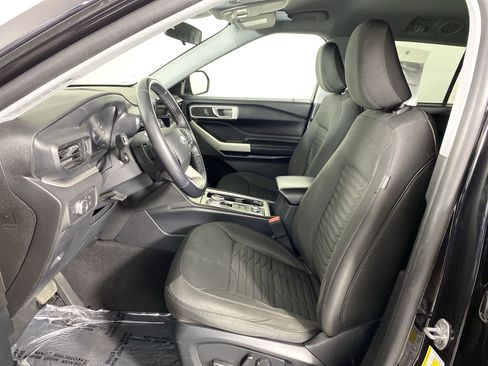 Used 2021 Ford Explorer XLT w/ Class III Trailer Tow Package image 15