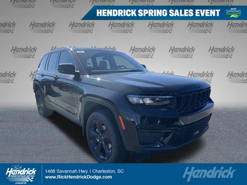 New 2025 Jeep Grand Cherokee Altitude image 1