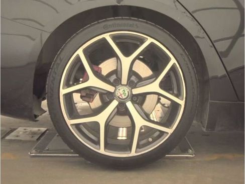 Used 2020 Alfa Romeo Giulia Ti w/ Nero Edizione image 12