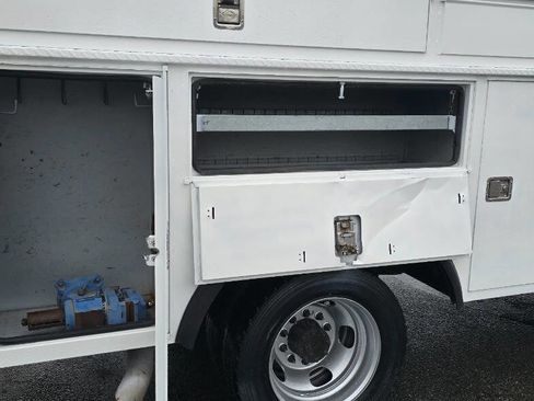 Used 2012 RAM 5500 4X4 4dr Crew Cab 197.1 in. WB w/ ST Decor Group image 23