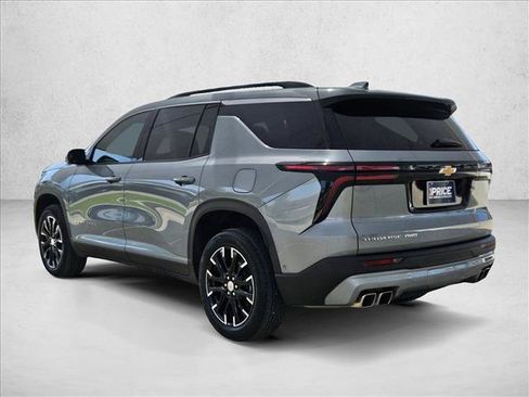 Used 2025 Chevrolet Traverse LT w/ Enhanced Driving Package AWD/4WD image 7