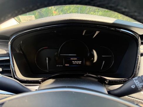 Used 2018 Cadillac XT5 Luxury AWD/4WD image 14