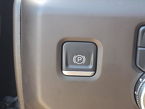 Certified 2024 GMC Sierra 2500 Denali AWD/4WD image 10