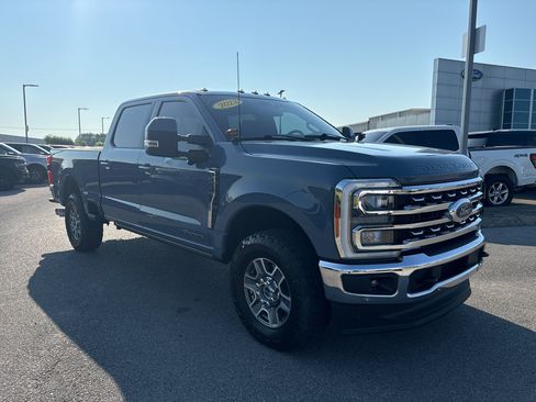Used 2023 Ford F250 Lariat w/ Lariat Ultimate Package AWD/4WD image 3