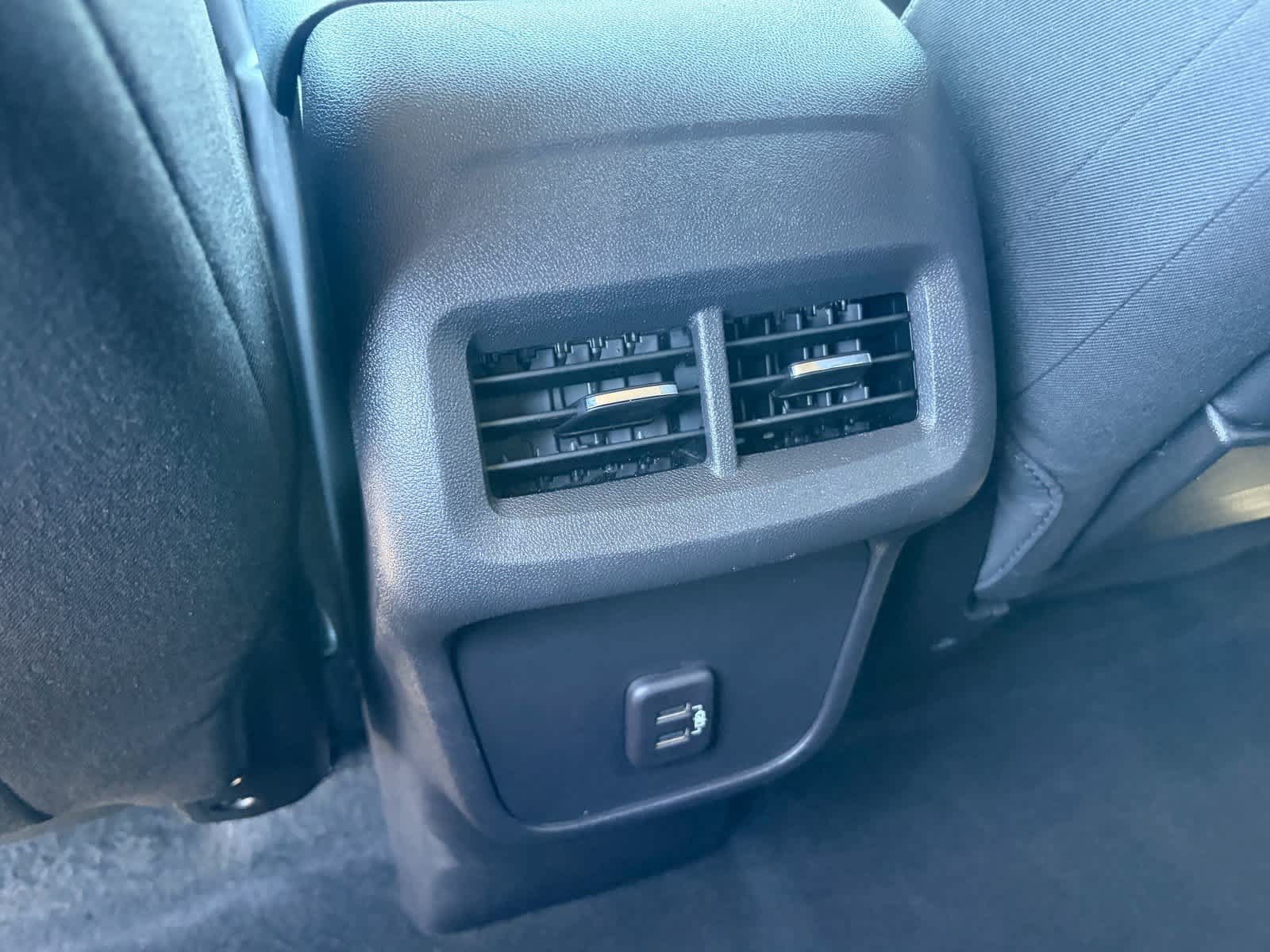 Used 2024 GMC Terrain SLE AWD/4WD image 29