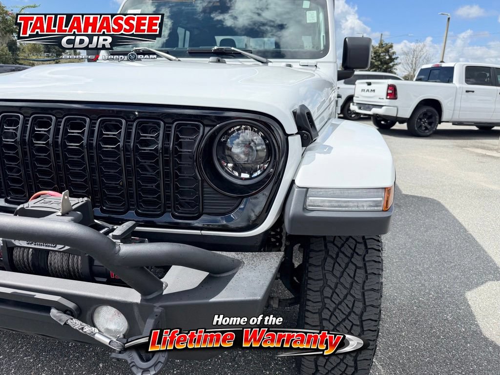 Used 2025 Jeep Gladiator Mojave AWD/4WD image 13