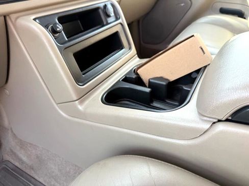 Used 2005 GMC Sierra 3500 SLT w/ Heavy-Duty Power Package image 38