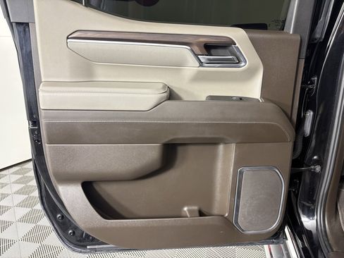 Used 2024 GMC Sierra 1500 SLT w/ SLT Premium Plus Package image 43