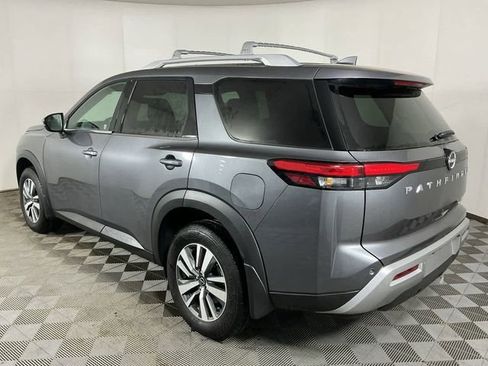 New 2025 Nissan Pathfinder SL image 5