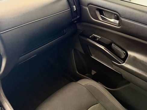 Used 2022 Nissan Pathfinder SV w/ SV Black Package image 31