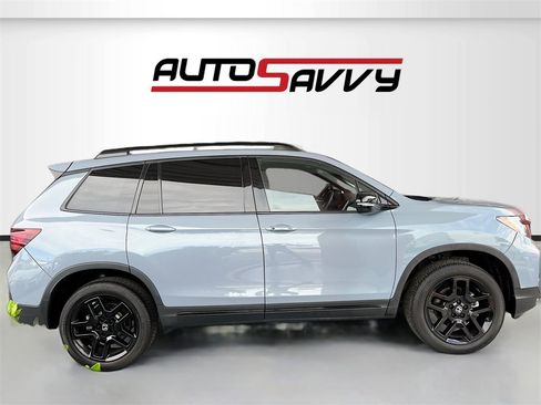Used 2024 Honda Passport Black Edition image 8