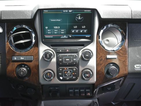 Used 2015 Ford F250 Platinum w/ FX4 Off-Road Package AWD/4WD image 19