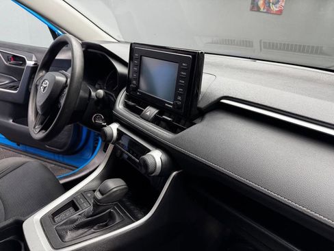 Used 2020 Toyota RAV4 LE FWD image 53