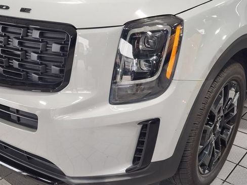 Used 2022 Kia Telluride EX w/ EX Premium Package AWD/4WD image 6