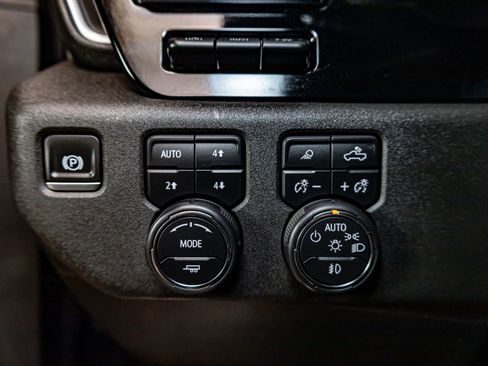 Used 2024 Chevrolet Silverado 3500 LTZ w/ LTZ Convenience Package image 20