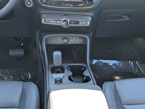Used 2026 Volvo XC40 B5 Core AWD/4WD image 20