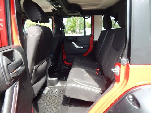 Used 2014 Jeep Wrangler Unlimited Sahara AWD/4WD image 19